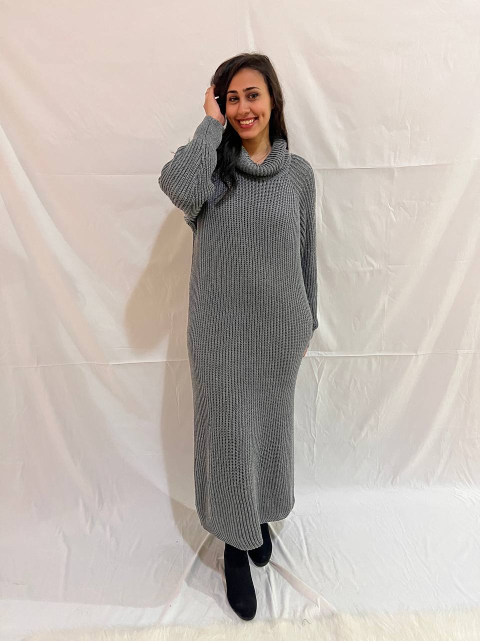 Turtle neck knitted dress